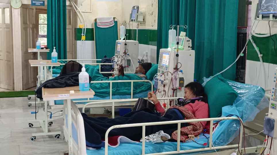 Shift patients from wards with leaking roofs: SDM