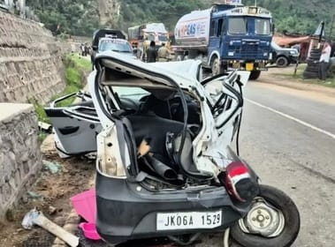 Five Injured in Road Accident
