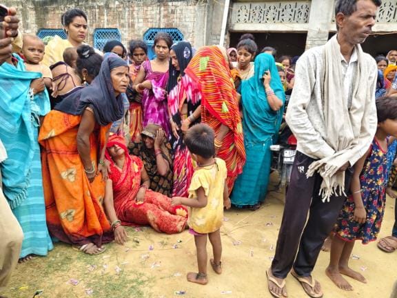 The body of the innocent was buried in the presence of police, causing uproar