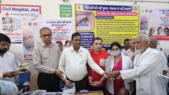 Glasses distributed to 750 people under Ujjwal Drishti Yojana