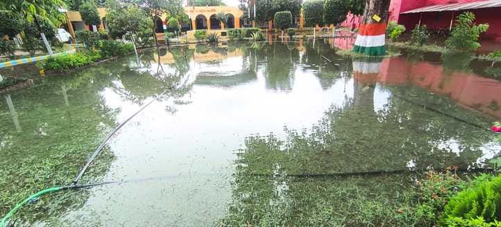 Water entered Chandpura school, students facing problems