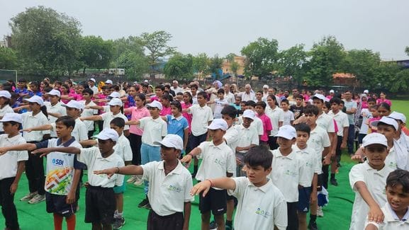 Hockey players received hygiene kits, took a pledge for cleanliness