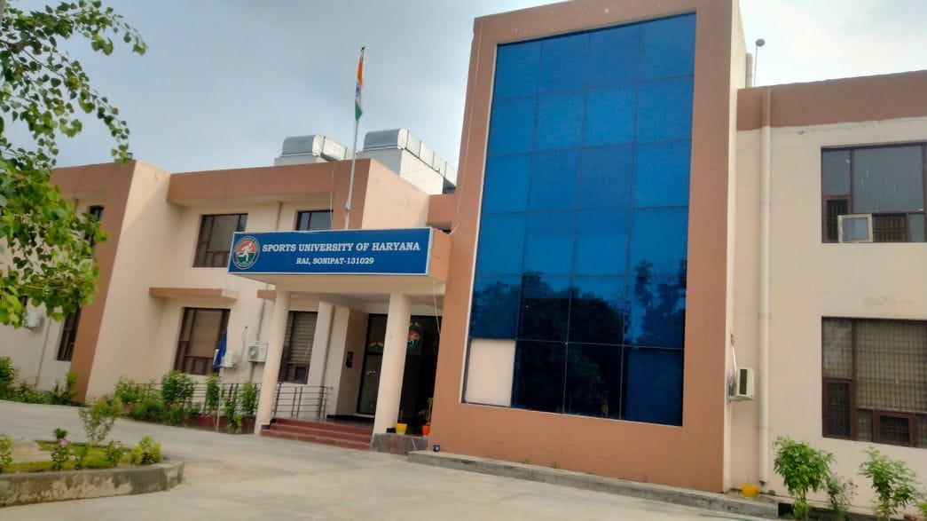 Six week course of life guard started in sports university