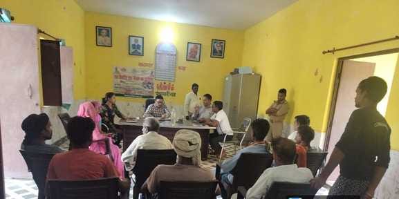 Discussion on clean toilets, pension, plantation and Prime Minister's housing took place in the village Chaupal