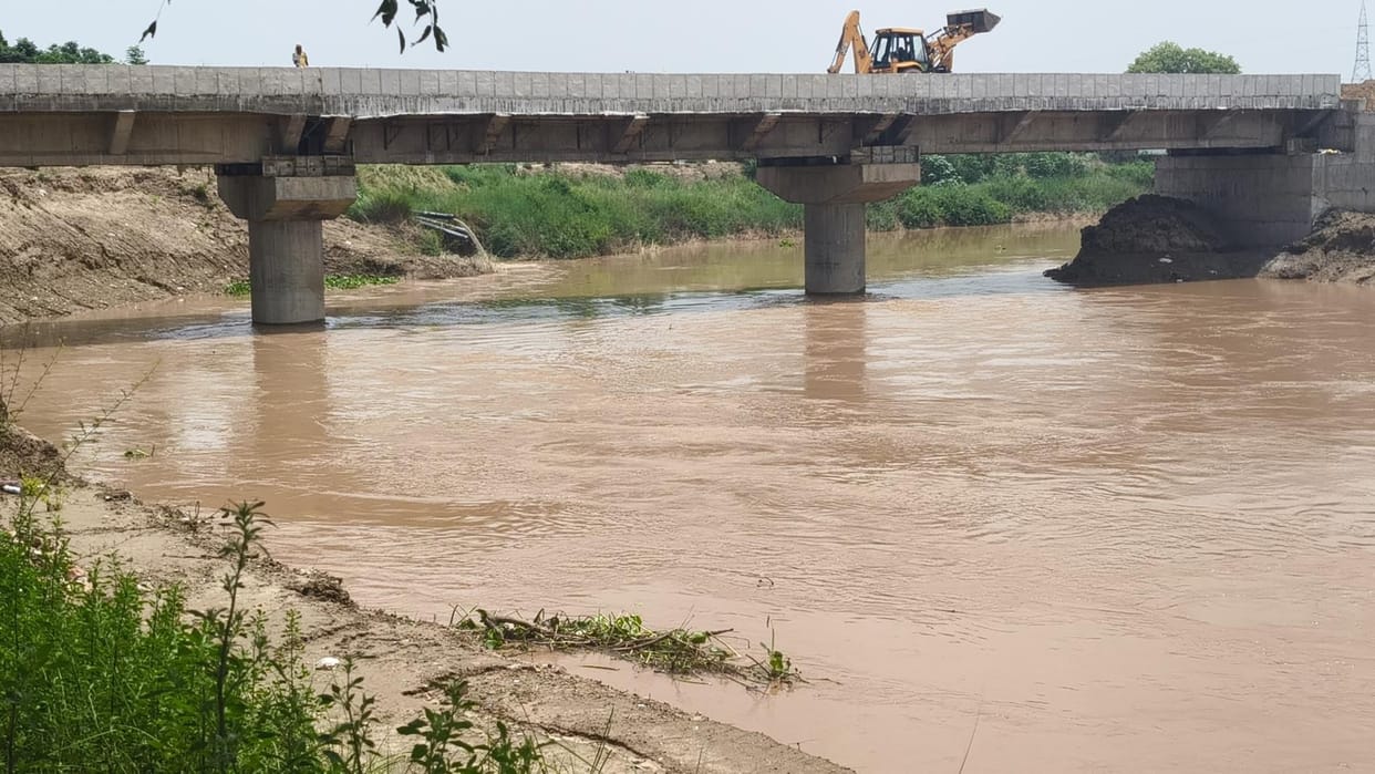 Water increased by more than 10,000 cusecs in 24 hours at Guhla Cheeka Head