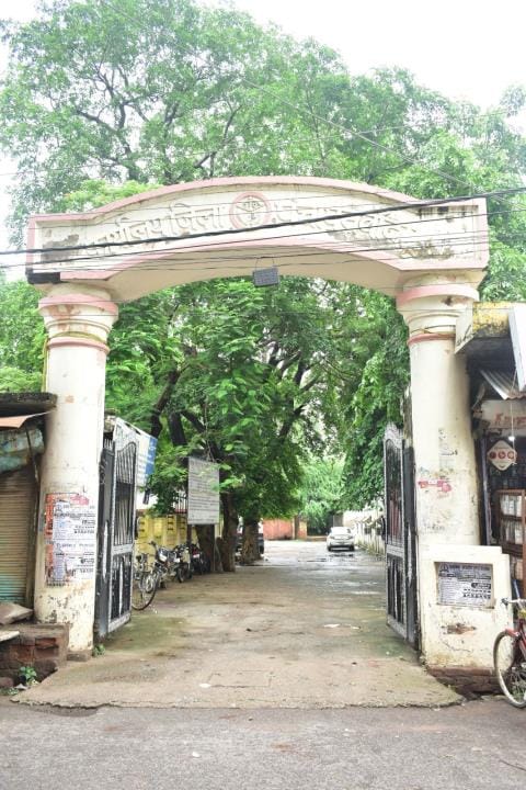 The district panchayat bought the generator at twice the market price
