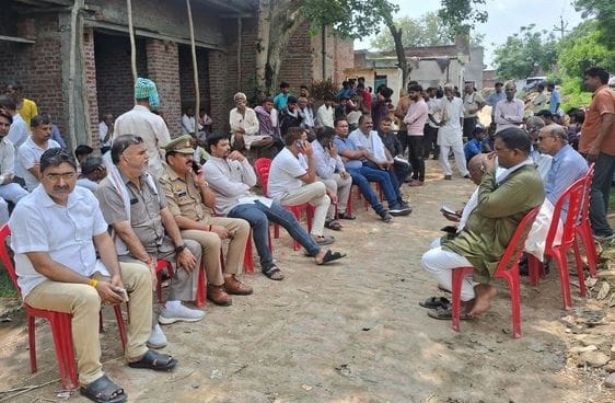 Four bodies were raised together in Karkhedi, stoves were not lit in the houses