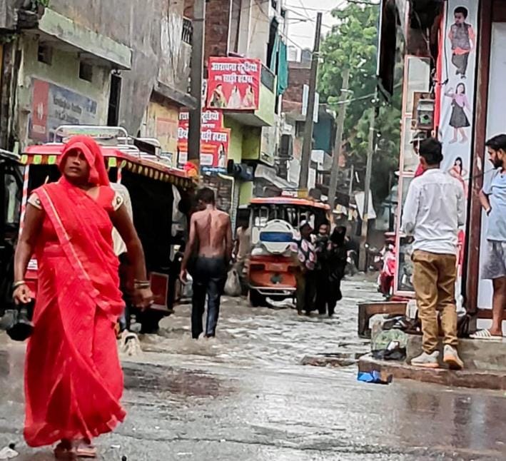 Incense during the day, heavy rain in the evening