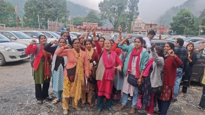 Women from the group working in Lakebridge and parking demonstrated