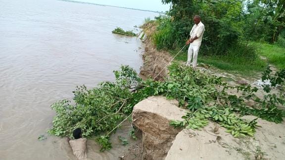 Saryu's water level increased, but there was relief from erosion