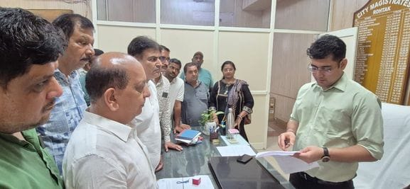 Atal Seva Kendra is running on Municipal Corporation land without ID for two years