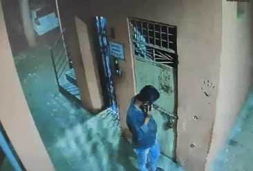 Neemuch News: A middle aged woman was stabbed to death after entering her house