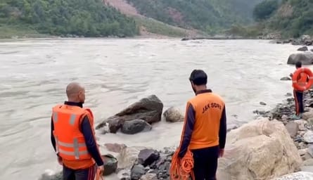 Youth Flow in Chinab River