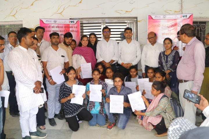 279 youth were selected on the first day of the job fair