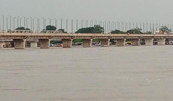 kasganj news water flood