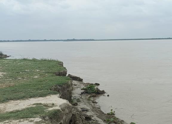 Saryu river water level stable, villagers get relief