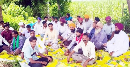 Farmers troubled by low voltage staged a sit-in protest at Rampur Kalan power substation