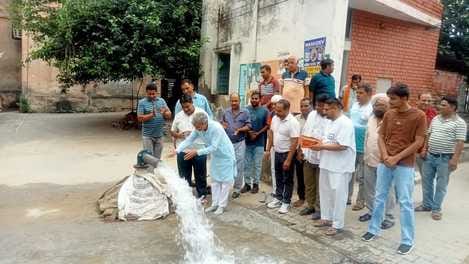 People of ward 14 got drinking water facility, tubewell inaugurated