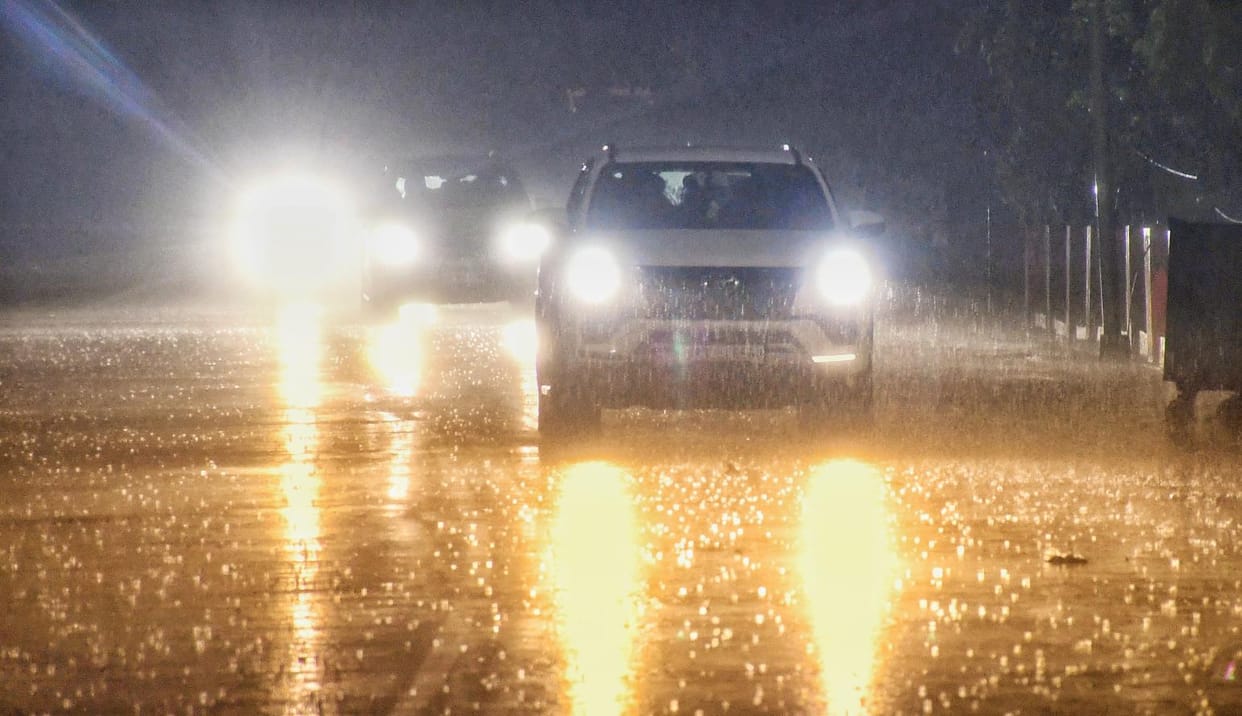 Lucknow bathed in heavy rain, Hanuman Setu got special blessings