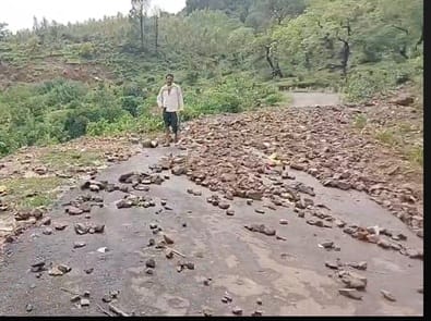 Road Block, Majlta, Pathwad Village, Rock Fallen at Road