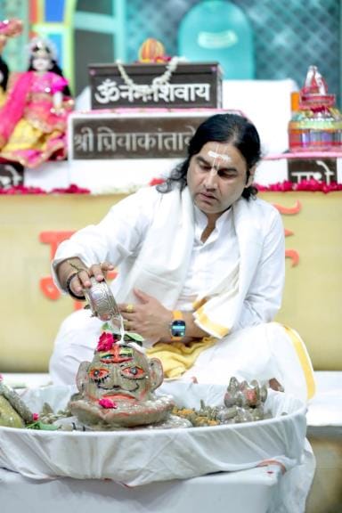 Devotees can please Bholenath easily and simply: Devkinandan Maharaj
