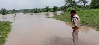 Due to rain, many roads in the district are blocked: Police deployed to prevent accidents
