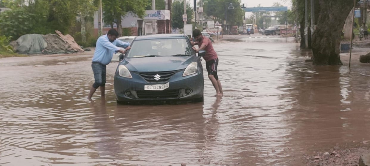 Roads are filled with water, drivers are facing problems