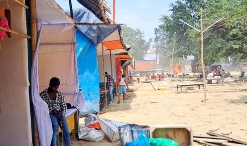 Bhole's market decorated in Ujhani... Shiva devotees decorate their Kanwad