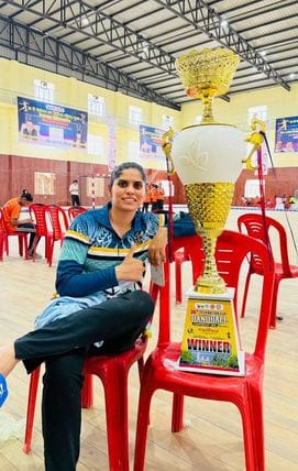 Simran earned fame by working hard in handball, today she has made a name for herself in railways too