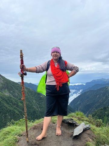 Shivani of Bagipul completed the journey to Shrikhand for the seventh time barefoot