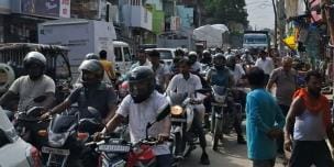 People struggled for hours in traffic jam on Akbarpur-Shivbaba Marg