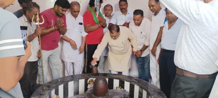 Establishment of Shiv family in the newly built temple of Phoolpura