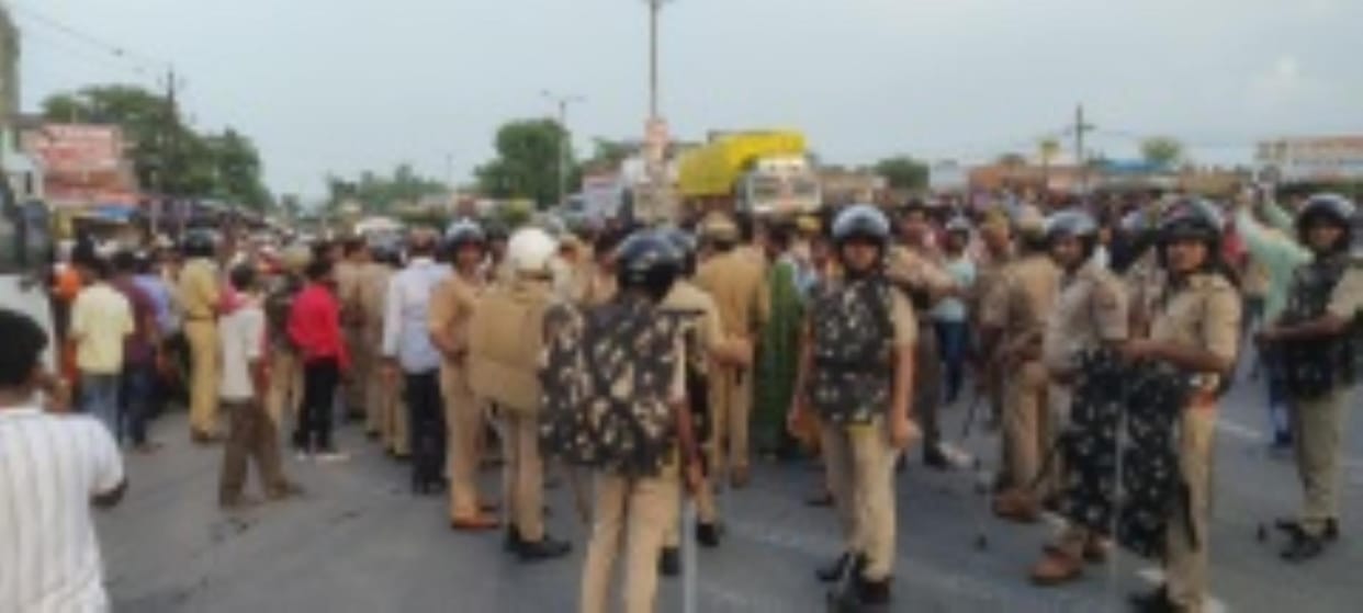 Hata girl's body found in Deoria, uproar