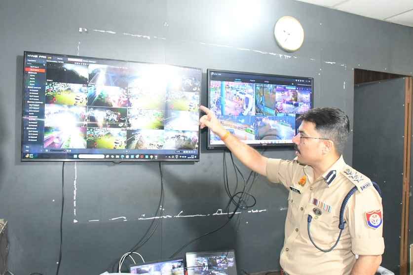 SSP inspected the security arrangements on the Kanwar route