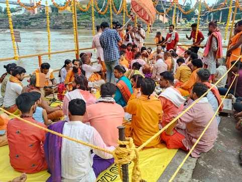 नगर भृमण के लिए निकले ज्योतिर्लिंग भगवान ओंकार जी एवं ममलेश्वर जी