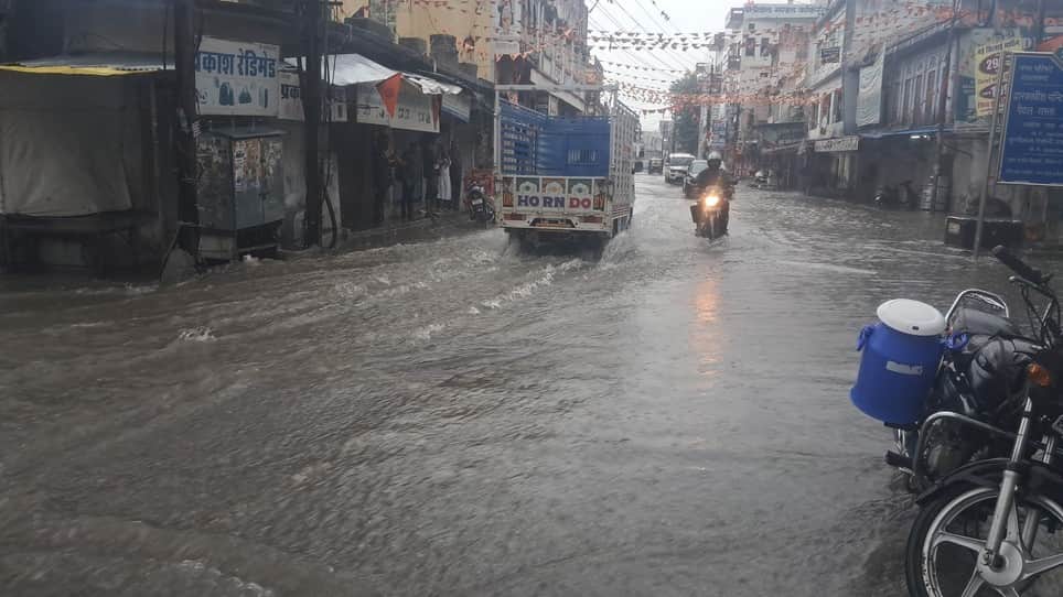 राजसमंद में तीन घंटे की मूसलाधार बारिश से बिगड़े हालात।