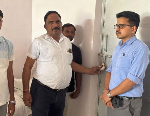 Black marketing of fertilizers was being done by hiding the stock, shop sealed