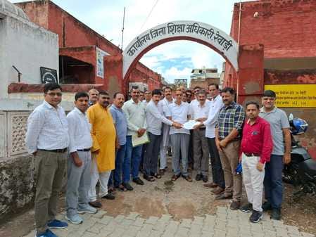 Government should withdraw the order of reorganization of SMC