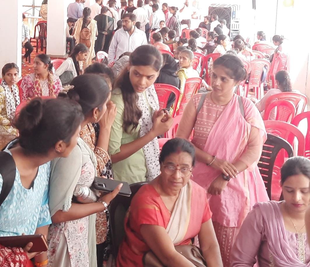 239 got employment in the fair, 643 are still waiting