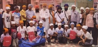 Karanjot, Diya, Muskan and Ritu became winners in district level Gatka championship