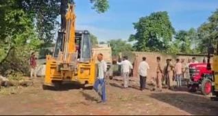 105 year old tomb razed to the ground in one and a half hour