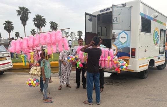 Synthetic colours are being mixed in cotton candy, health is being harmed