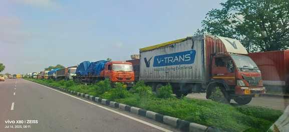 Traffic jam due to route diversion for Kanwar Yatra