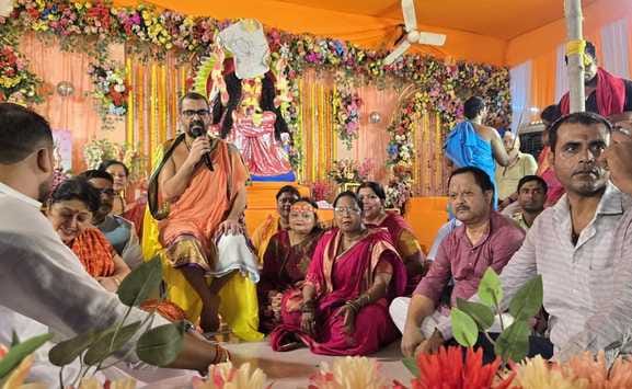 Muzaffarpur Bihar news :swami abhishek maharaj reached will perform three day mahayagya