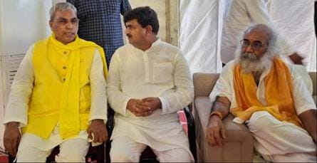Many leaders including Smriti Irani and Om Prakash Rajbhar expressed condolences