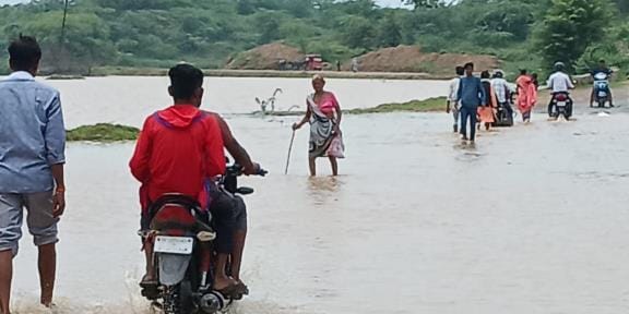 The water level of Ken is decreasing, Yamuna is overflowing