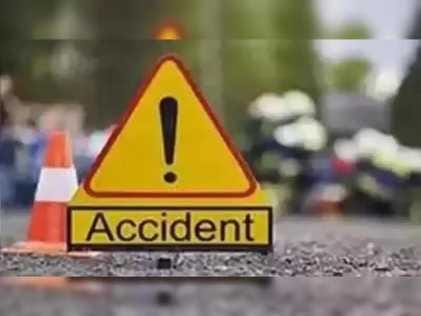 Painful road accident on NH 43, injured youth died during treatment, two others injured