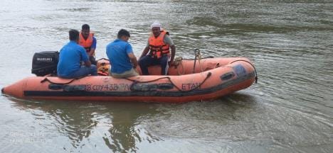 man jumped into Yamuna after calling his friend driver of auto called police