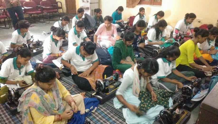 Training is being given to people by PNB Rural Self-Employment Training Institute