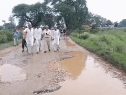 800 meter road collapsed in Maraut, angry villagers blocked the road